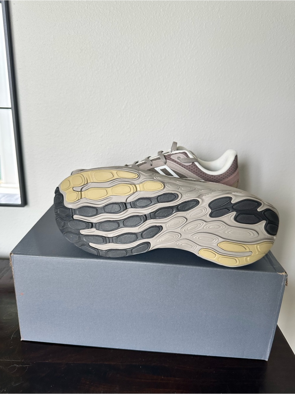New Balance Unisex Fresh Foam X Running UTRNAC Beige Neutral Women’s size 9 - Picture 5 of 6